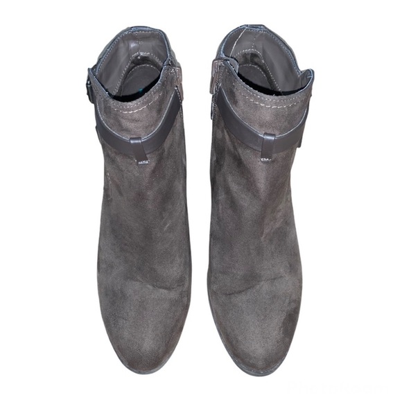 Unisa Laynie Booties - Picture 2 of 11